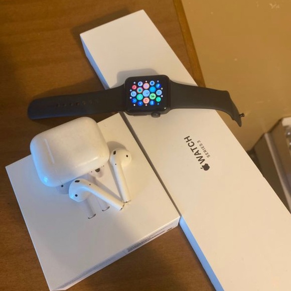 COPY - Apple Watch & Airpods